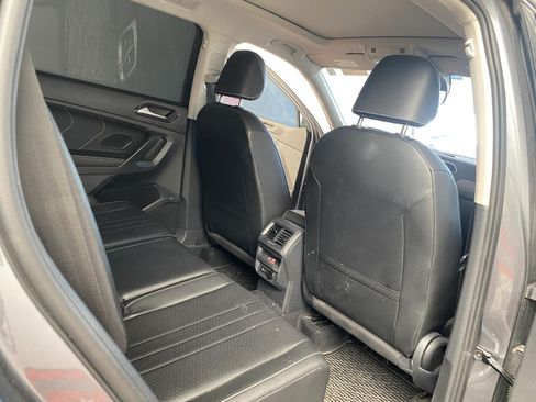 Used 2022 Volkswagen Tiguan SE AWD/4WD image 11