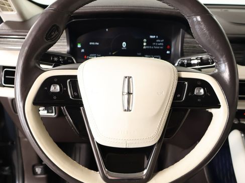 Certified 2023 Lincoln Aviator Black Label w/ Dynamic Handling Package AWD/4WD image 3