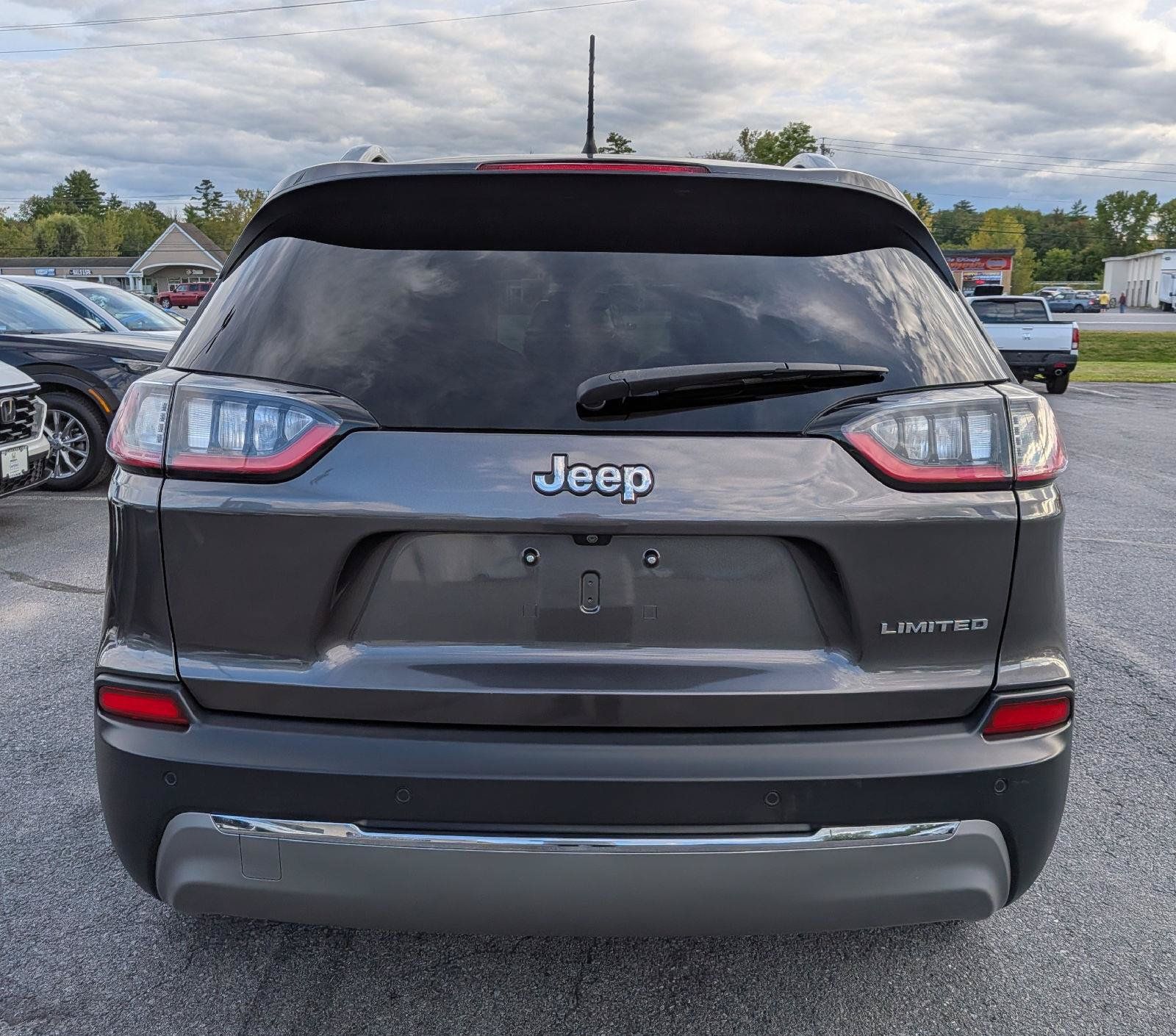 Used 2020 Jeep Cherokee Limited FWD image 9