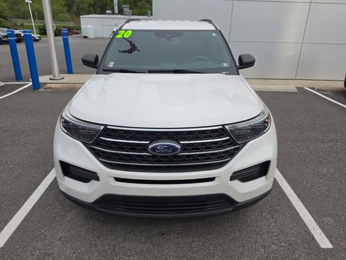 Used 2020 Ford Explorer XLT w/ Comfort Package AWD/4WD image 8