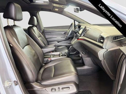 Used 2023 Honda Odyssey Sport image 6