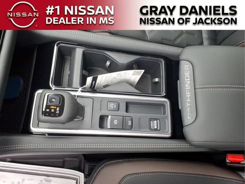 New 2026 Nissan Pathfinder Platinum w/ Accent Package FWD image 29