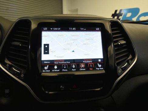 Used 2019 Jeep Cherokee Limited AWD/4WD image 23