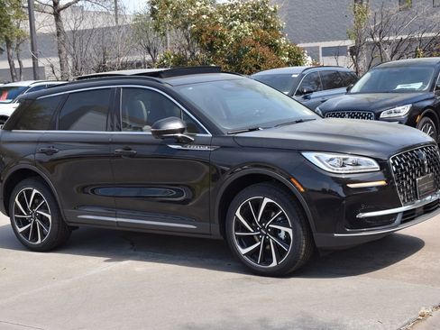 New 2026 Lincoln Corsair Reserve w/ Towing Package image 4