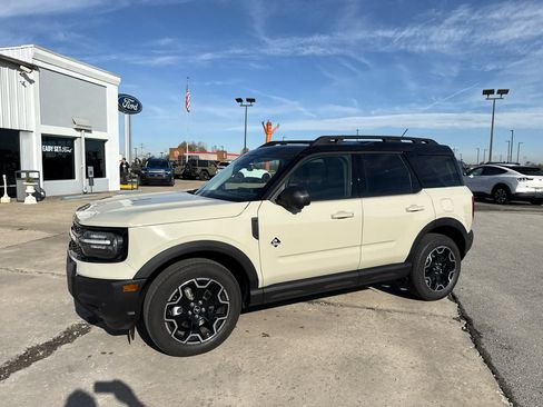 New 2025 Ford Bronco Sport Outer Banks w/ Outer Banks Tech Package+ image 10