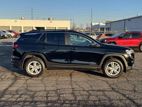 Certified 2023 GMC Terrain SLE w/ Driver Convenience Package image 3