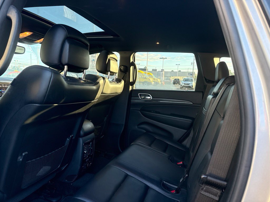 Used 2018 Jeep Grand Cherokee Limited AWD/4WD image 6