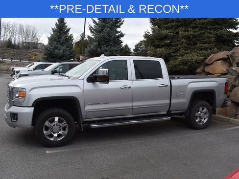 Used 2019 GMC Sierra 3500 Denali w/ Duramax Plus Package image 2
