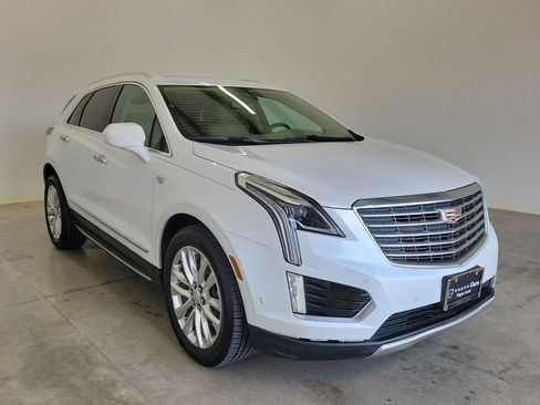 Used 2017 Cadillac XT5 Platinum AWD/4WD image 4
