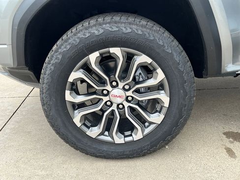 New 2026 GMC Canyon Denali image 24