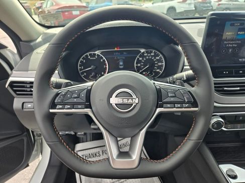 New 2026 Nissan Altima 2.5 SR FWD image 9