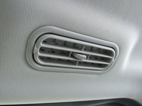 Used 2025 Ford Expedition Active image 40