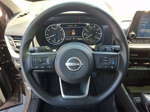 Used 2024 Nissan Rogue SV AWD/4WD image 20