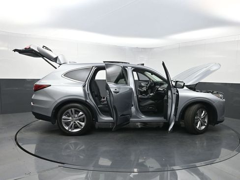 Used 2023 Acura MDX FWD image 40