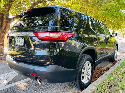 Used 2020 Chevrolet Traverse LS image 5