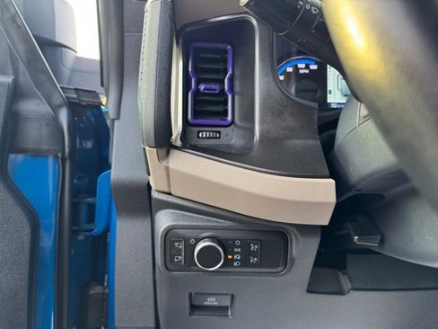 Used 2022 Ford Bronco Wildtrak image 17