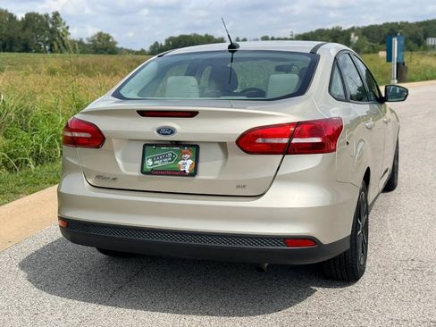 Used 2017 Ford Focus SE FWD image 37