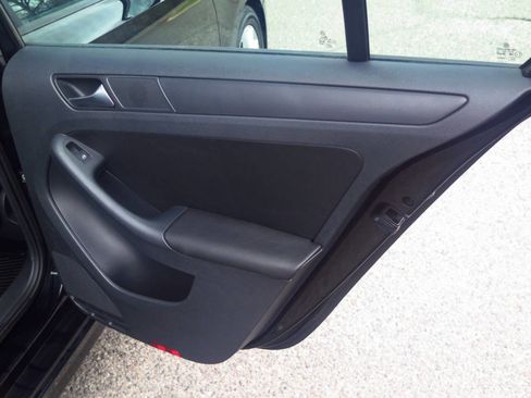 Used 2012 Volkswagen Jetta SE image 19