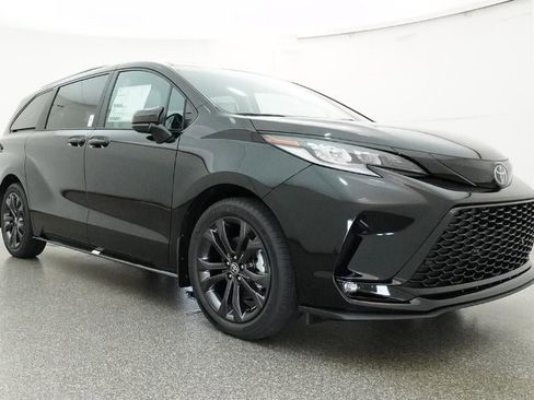 New 2026 Toyota Sienna XSE FWD image 29