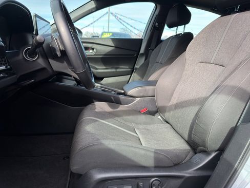 Used 2025 Honda Accord Sport image 9