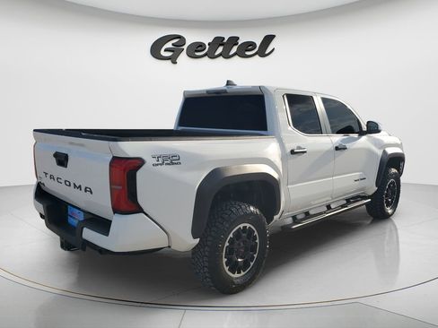 Certified 2025 Toyota Tacoma TRD Off-Road AWD/4WD image 5