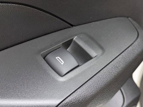 New 2026 Chevrolet Trax ACTIV w/ Sunroof Package image 24