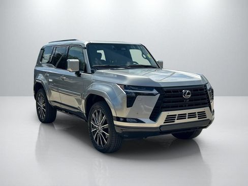 Used 2026 Lexus GX 550 w/ Accessory Package (2T) AWD/4WD image 3