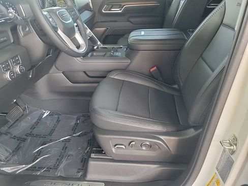 Used 2025 GMC Sierra 2500 Denali w/ Denali Reserve Package AWD/4WD image 13