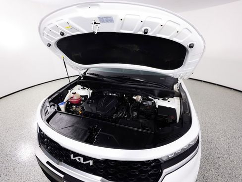 Used 2022 Kia Sorento LX image 13