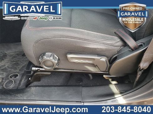 Used 2018 Jeep Wrangler Unlimited Rubicon w/ Cold Weather Group image 26