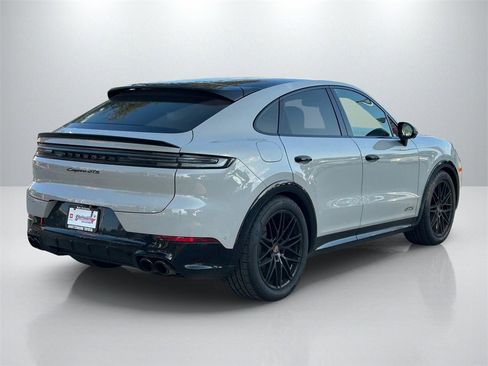 Used 2025 Porsche Cayenne GTS image 5