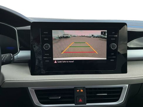 New 2025 Volkswagen Taos SE image 17