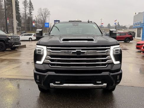 Used 2024 Chevrolet Silverado 3500 High Country w/ High Country Premium Package image 3