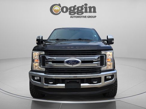 Used 2019 Ford F250 XLT w/ XLT Premium Package image 9