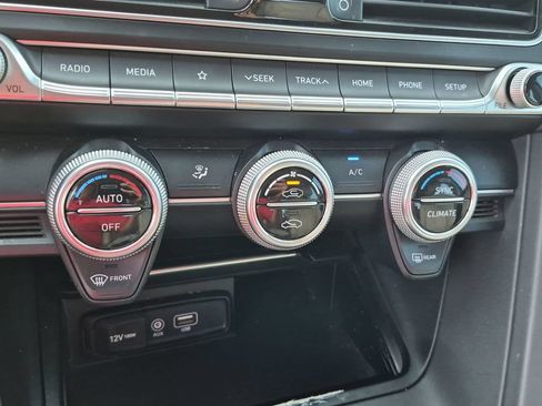 Used 2019 Genesis G70 2.0T Advanced RWD image 18