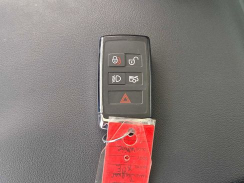 Used 2020 Jaguar XE S AWD/4WD image 34