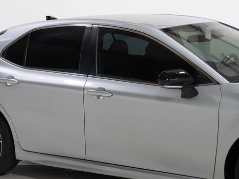 Used 2022 Toyota Camry SE image 13