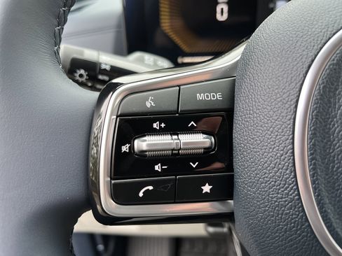 New 2026 Kia Carnival EX image 17