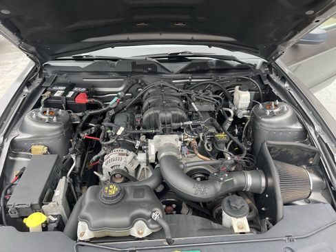 Used 2010 Ford Mustang Coupe RWD image 9