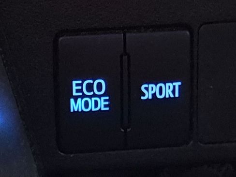 Used 2017 Toyota RAV4 XLE w/ Plus Special Value Package FWD image 19