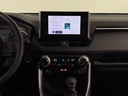 Used 2025 Toyota RAV4 XLE image 22