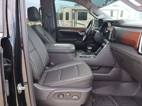 Used 2022 GMC Sierra 1500 Denali AWD/4WD image 12