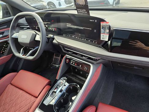 New 2025 Audi SQ5 Premium Plus image 10