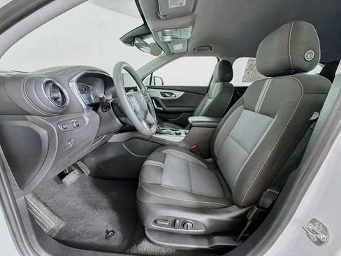 Used 2025 Chevrolet Blazer LT FWD image 12