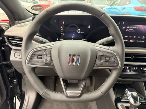 Certified 2025 Buick Envista Preferred FWD image 15