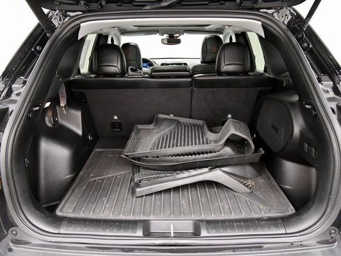 Used 2022 Jeep Cherokee Limited w/ Mopar Interior Package image 6