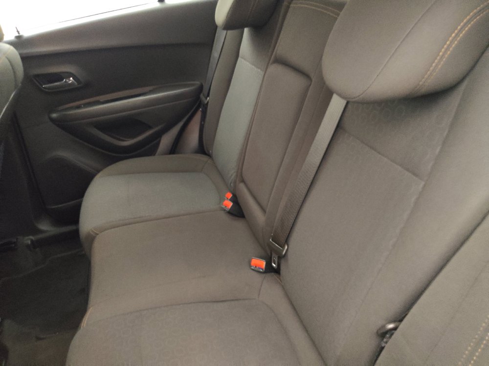 Used 2020 Chevrolet Trax LS FWD image 18