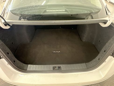 Used 2025 Nissan Versa SV FWD image 29