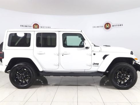 Used 2022 Jeep Wrangler Unlimited Sahara AWD/4WD image 2