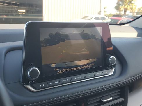 Certified 2025 Nissan Rogue SV w/ SV Premium Package FWD image 34